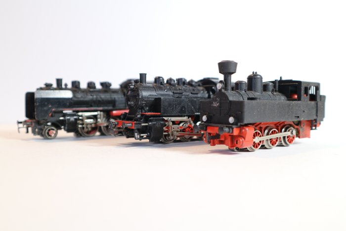 Preview of the first image of Märklin H0 - 3003/3032/3087 - Steam locomotive with tender, Tender locomotive - BR 81, BR 24 and 0-.