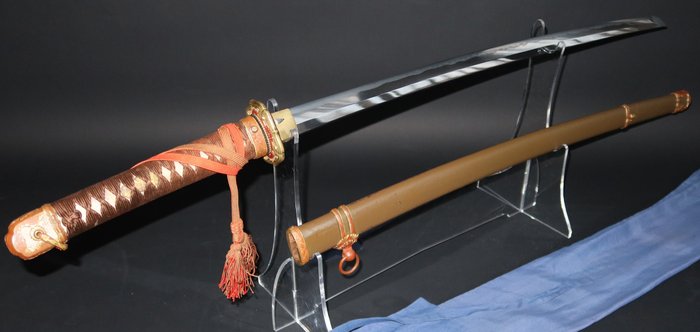 Una vera e propria spada Katana per alti ufficiali della seconda guerra  mondiale di Kiku Ichimonji - voce giapponese - Kiku Ichimonji - Giappone -  1943 - Catawiki