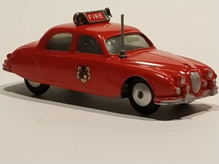 Image 3 of Corgi - 1:43 - Jaguar 2.4 litre Fire Chief's Car nr. 213