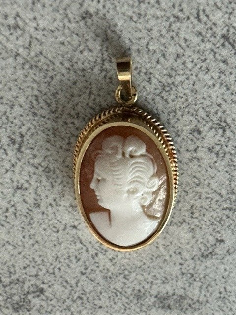 Preview of the first image of Camee - 14 kt. Yellow gold - Pendant.