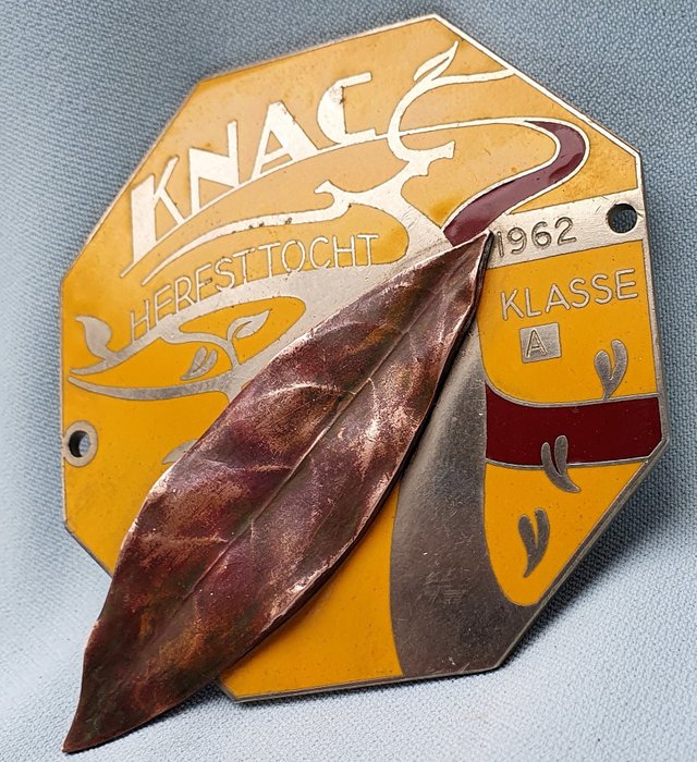Image 3 of Decorative object - Grille Badge KNAC "Koninklijke Nederlandsche Automobiel Club - Herfsttocht" - 1
