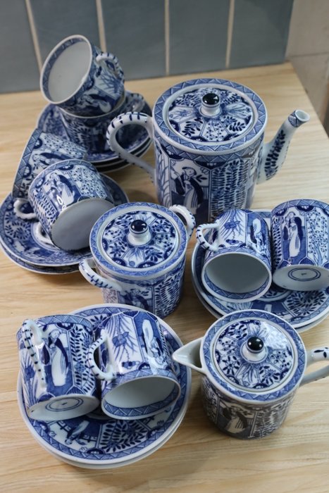Preview of the first image of Petrus Regout, Mosa Maastricht - Coffee and tea service, "Long List" (11) - Porcelain.