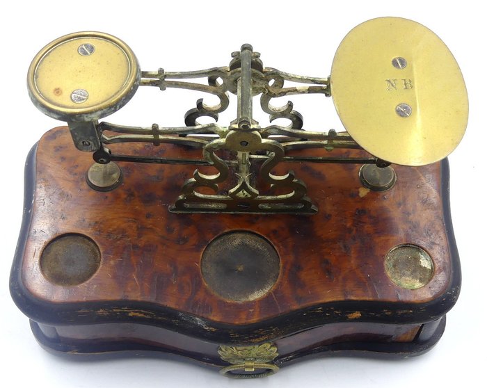 Image 3 of Post/letter scale, Narcisse Briais, with her weights - Brass, Wood - Late 19th century