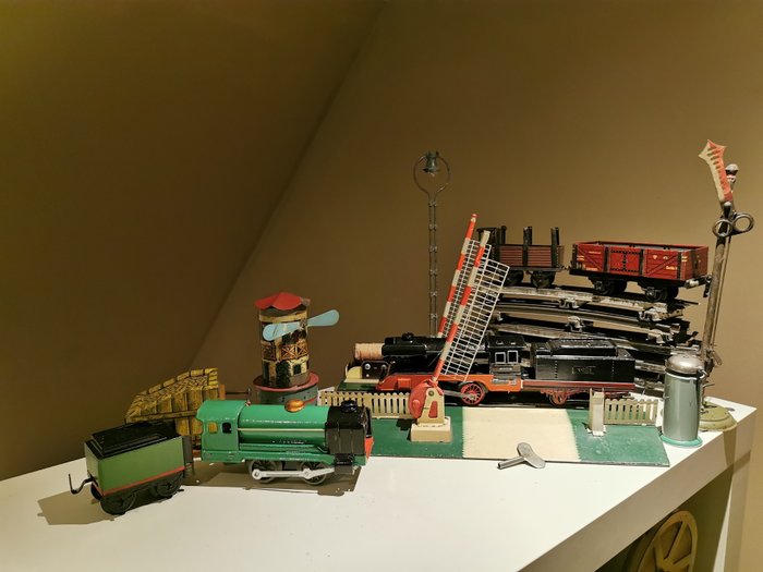 Preview of the first image of Bub Jep Kraus Bing - Track 0 train set consisting of train locomotive wagons rails and accessories.
