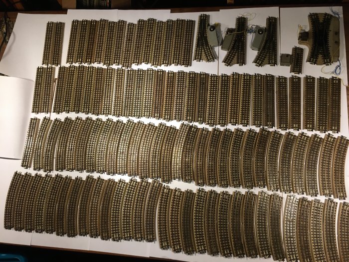 Image 2 of Märklin H0 - 3600 serie - Tracks - 122-piece lot of M-Rail with extended middle rail