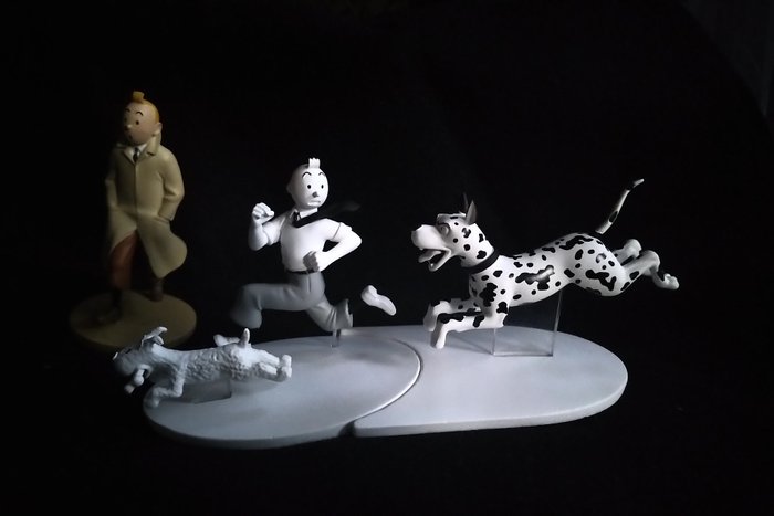 Image 2 of Tintin - Figurine Moulinsart hors serie N&B - Tintin en fuite + Figurine - Tintin en trench-coat -