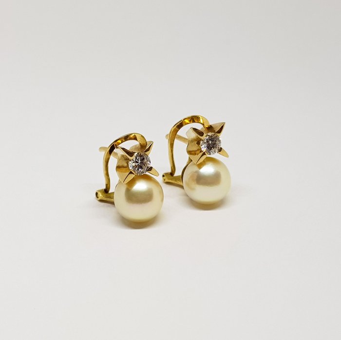 Image 3 of 18 kt. Gold, Yellow gold - Earrings Akoya Pearl - Diamonds