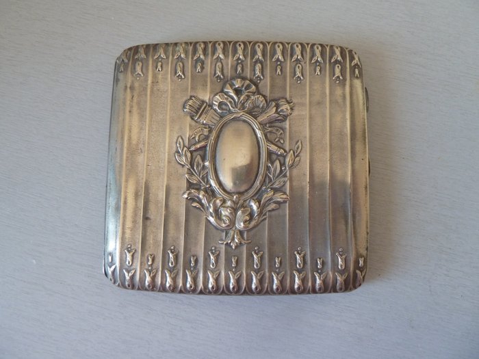 Preview of the first image of Old cigarette case in silver metal XIX th - XIX th.