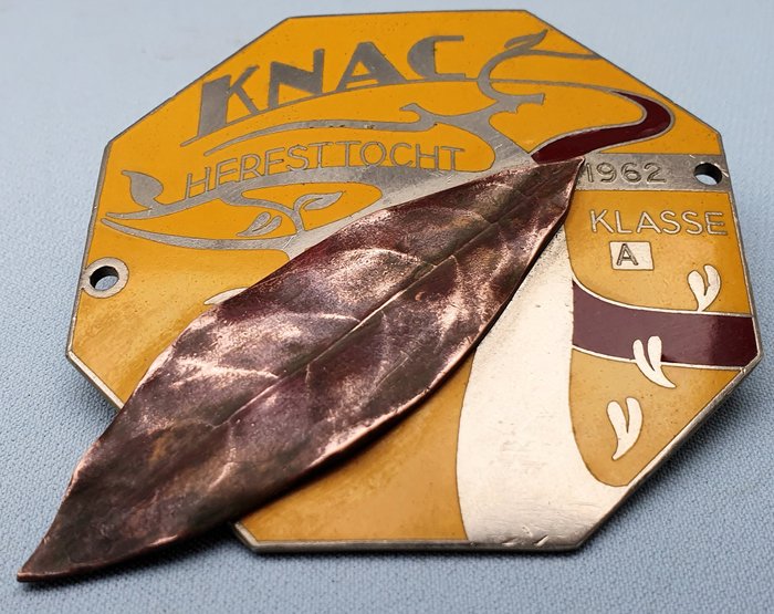 Image 2 of Decorative object - Grille Badge KNAC "Koninklijke Nederlandsche Automobiel Club - Herfsttocht" - 1