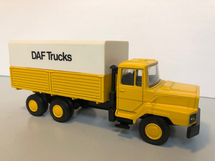Image 3 of Lion Toys - 1:50 - DAF Truck N2800 3 asser met huif 1982