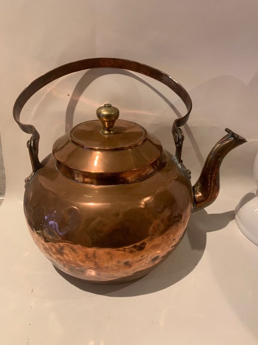 Preview of the first image of Apple Kettle - Red copper - Late 19th century.