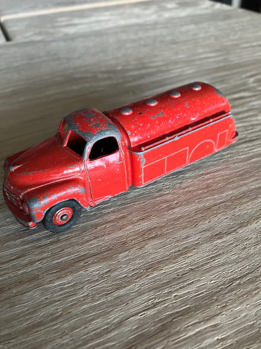 Preview of the first image of Dinky Toys - 1:43 - Tankwagen.