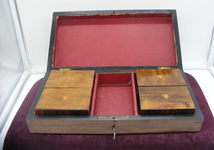 Image 3 of Card box with chip boxes - Wood - Late 19th century