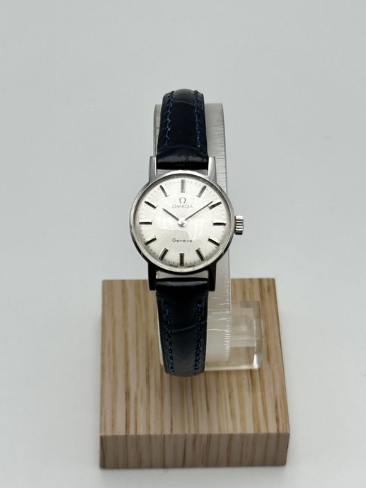 Preview of the first image of Omega - Geneve lady - 32742530 - Women - 1960-1969.