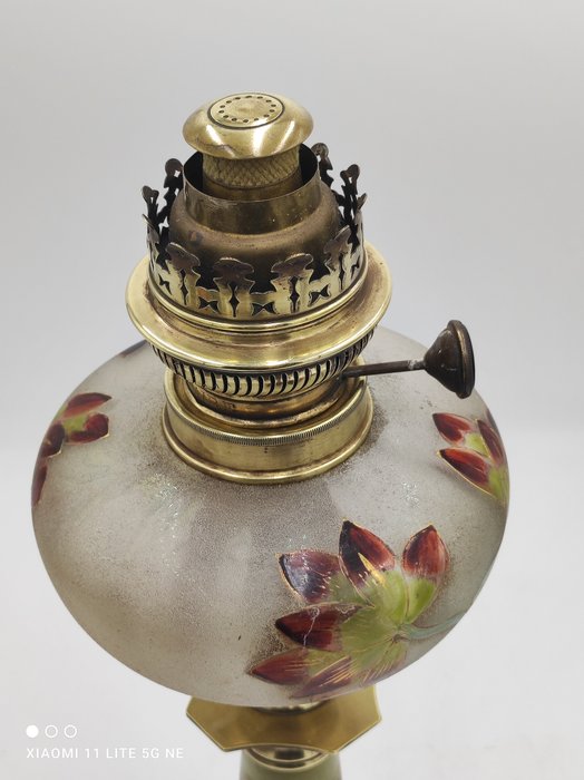 Image 3 of beautiful kerosene lamp - Brass, Glass, Onyx - Late 19th century