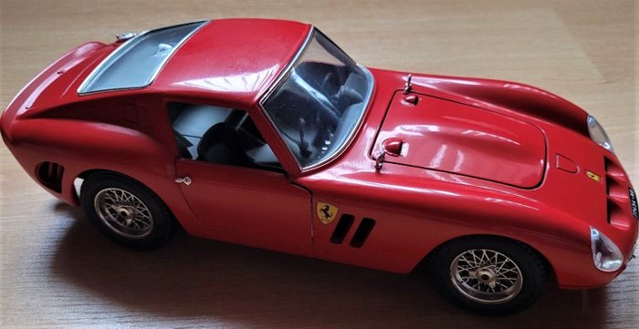 Image 3 of Maisto, Burago, Hotwheels - 1:18 - 11 Modelli Ferrari stradali