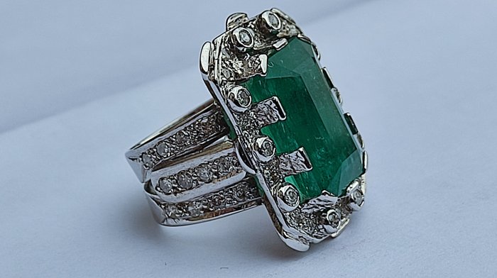 Image 2 of 14 kt. White gold - Ring - 15.18 ct Emerald - Diamonds