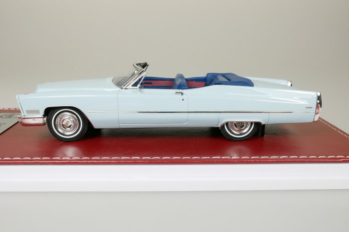 Image 2 of GIM - 1:43 - Cadillac DeVille open convertible - 1968 - #108 of 150 pieces