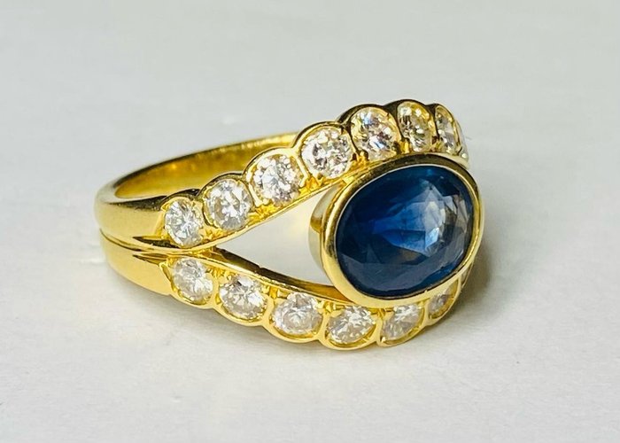 Image 3 of 18 kt. Yellow gold - Ring - 2.00 ct Sapphire - Diamonds