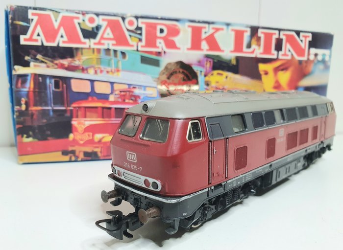Preview of the first image of Märklin H0 - 3075 - Diesel-hydraulic locomotive - BR 216 - DB.