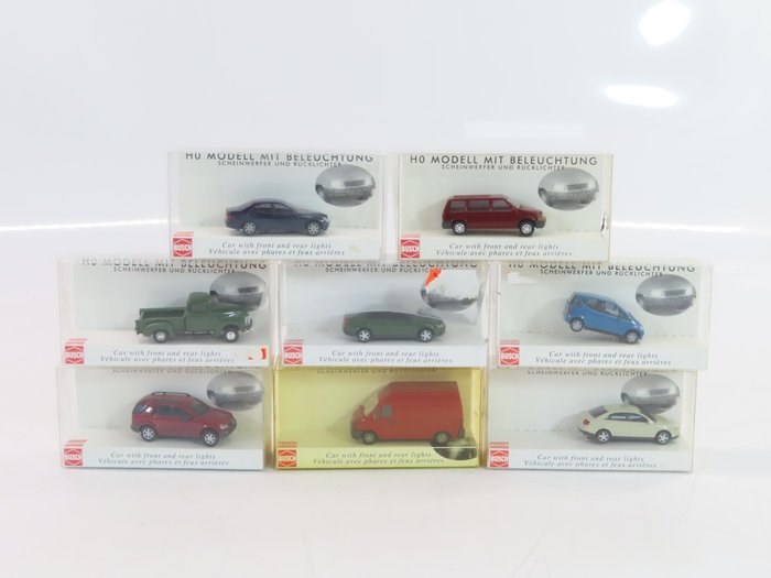 Preview of the first image of Busch 1:87 - 5651/5650/5647 - Model cars - 8-piece vehicle lot with Mercedes C-class with lighting.