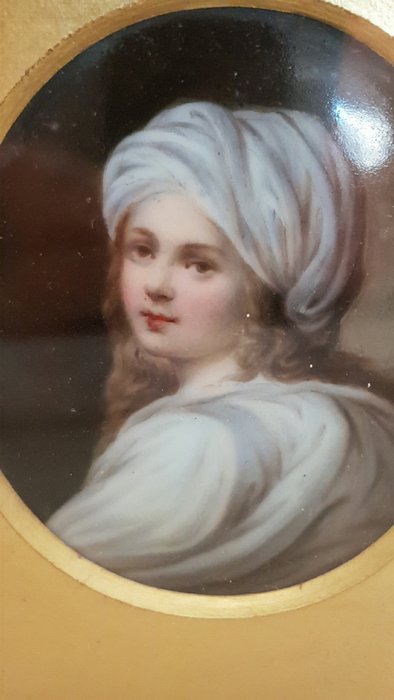 Preview of the first image of Portrait miniature, Beatrice Cenci - Porcelain.