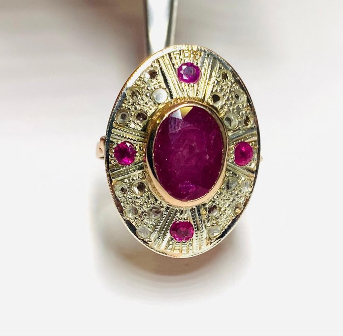 Preview of the first image of senza prezzo di riserva - 14 kt. Gold, Silver - Ring - 3.00 ct Ruby - Diamonds, Rubies.
