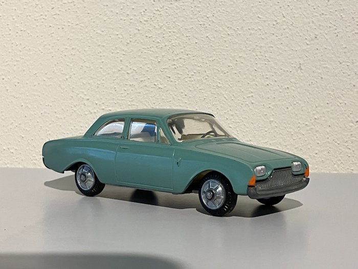 Preview of the first image of Tekno - 1:43 - Ford Taunus 17M.