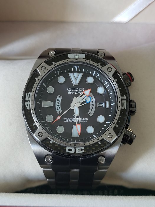 Preview of the first image of Citizen - Eco Drive Carbon Diver - PMD56-2991 - Men - 2011-present.