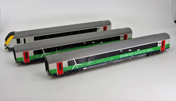 Preview of the first image of L.S.Models H0 - 43045 - Passenger carriage set - Set of 3 I11 carriages with steering position - NM.