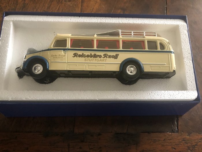 Preview of the first image of Dinky Toy-Matchbox - 1:50 - Mercedes-Benz O 3500 Reisbus.