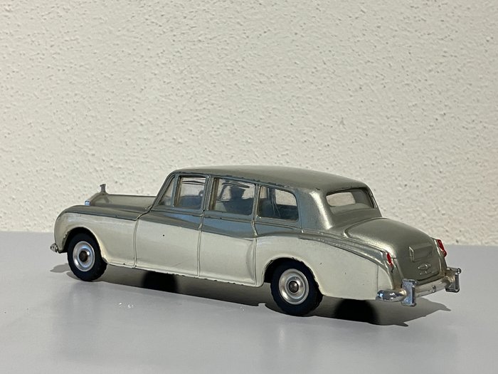Image 2 of Dinky Toys - 1:43 - ref. 198 Rolls Royce Phantom V