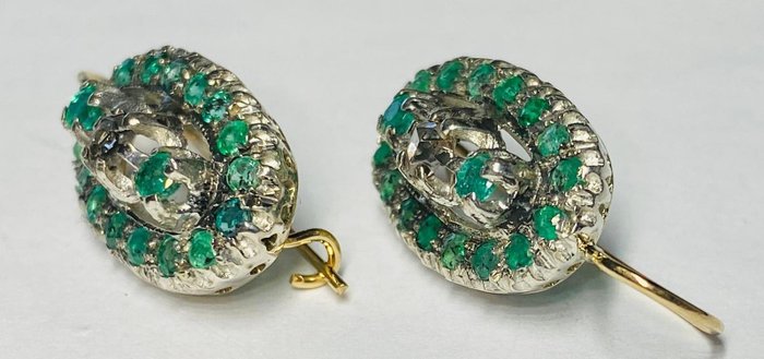 Image 2 of 14 kt. Gold, Silver - Earrings - 1.25 ct Emerald - Diamonds