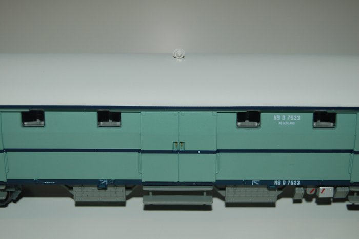 Image 2 of Artitec H0 - 20.296.01 - Passenger carriage - Steel D 6-door D 7523 in Turquoise livery - NS