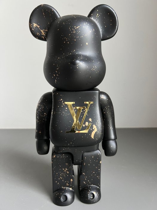 Preview of the first image of KEK (1980) - Bearbrick 400% (Louis Vuitton LV Gold Splash).