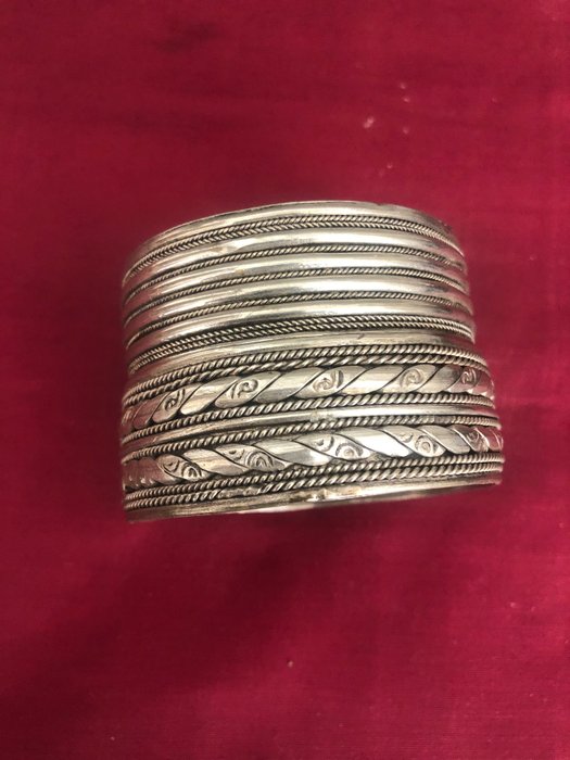 Image 3 of Silver - Bracelet