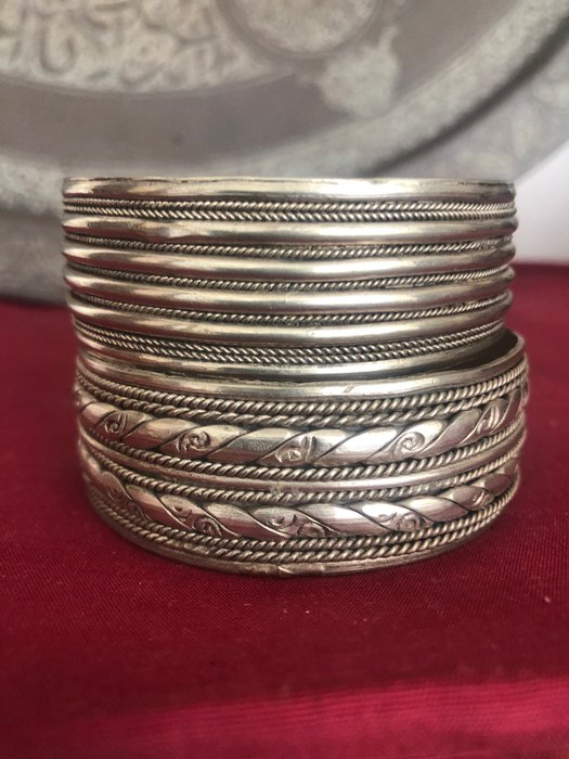Image 2 of Silver - Bracelet