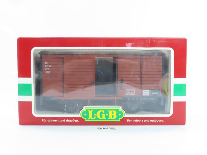 Image 2 of LGB G - 46350 - Freight carriage - 2-axle boxcar with marker light - DR (DDR)