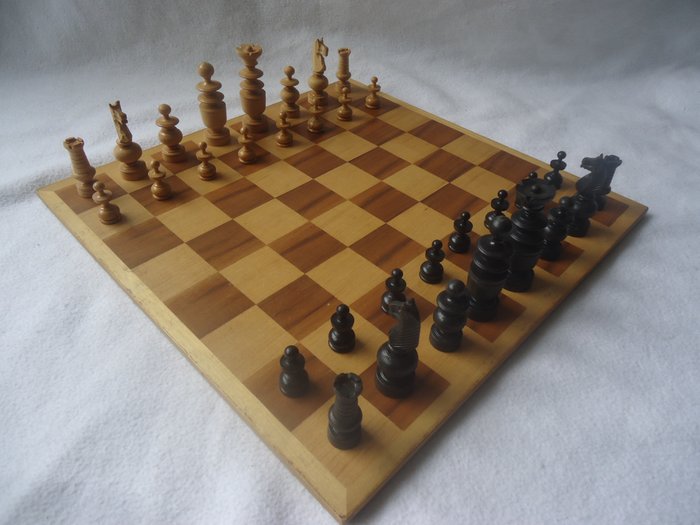 Preview of the first image of Régence - Chess games - 1930-1939 - France.
