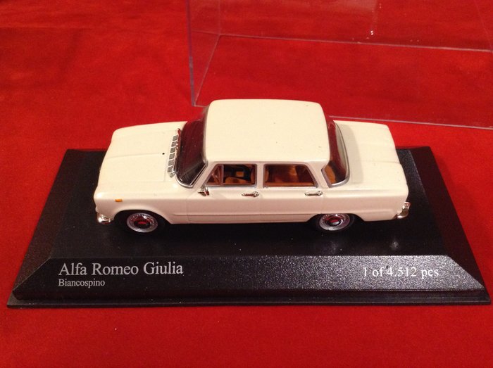 Image 2 of MiniChamps - 1:43 - ref. #120900 Alfa Romeo Giulia Berlina Saloon 1970 biancospino - #940211 Alfa R