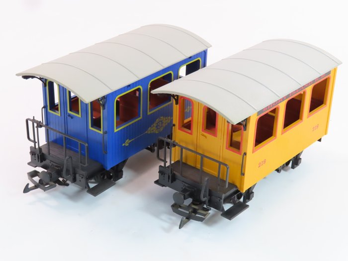 Preview of the first image of LGB G - 93001/93002 - Passenger carriage - Two 2-axle passenger cars - Short Island Railroad.