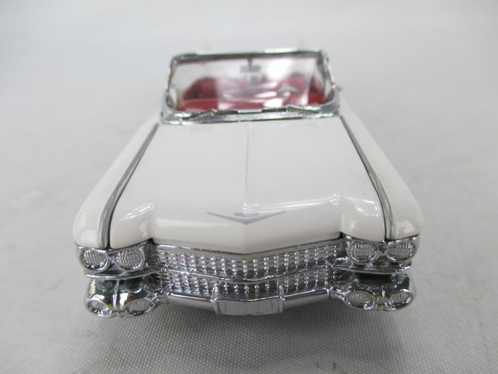 Image 2 of Franklin Mint - 1:43 - 2 Cadillac Eldorado Biarritz - Chevrolet Bel Air