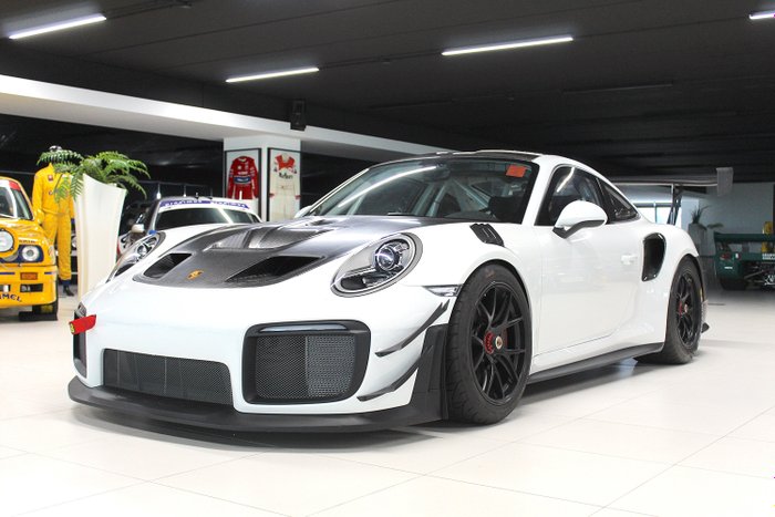 Preview of the first image of Porsche - GT2 RS Clubsport - 2019.