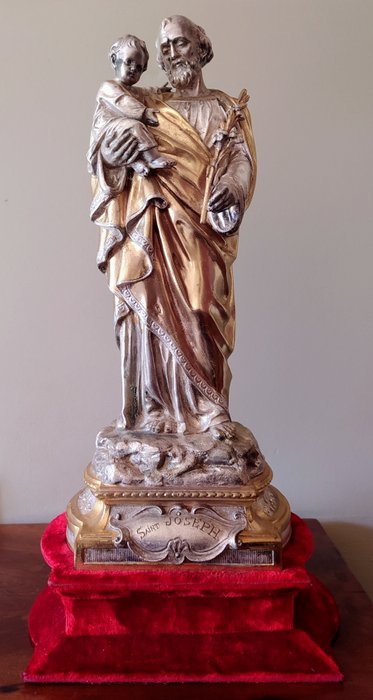 Preview of the first image of Sculpture, Saint Joseph with Jesus in his arms. - Spelter - Late 19th century.
