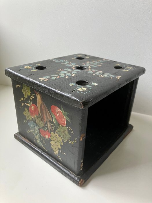 Preview of the first image of Painted antique stove. - Folk Art - Wood - Late 19th century.