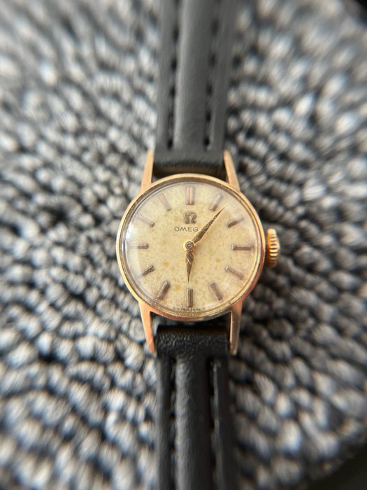 Preview of the first image of Omega - Lady 18k Yellow Gold - "NO RESERVE PRICE" - 483 - Women - 1950-1959.