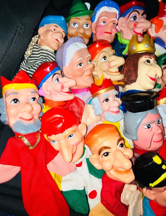 Image 3 of Diverse - hand puppets - 1970-1979 - Netherlands