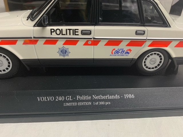 Image 3 of MiniChamps - 1:18 - Volvo 240 GL 1986 Politie Netherlands - Limited 300 pcs.