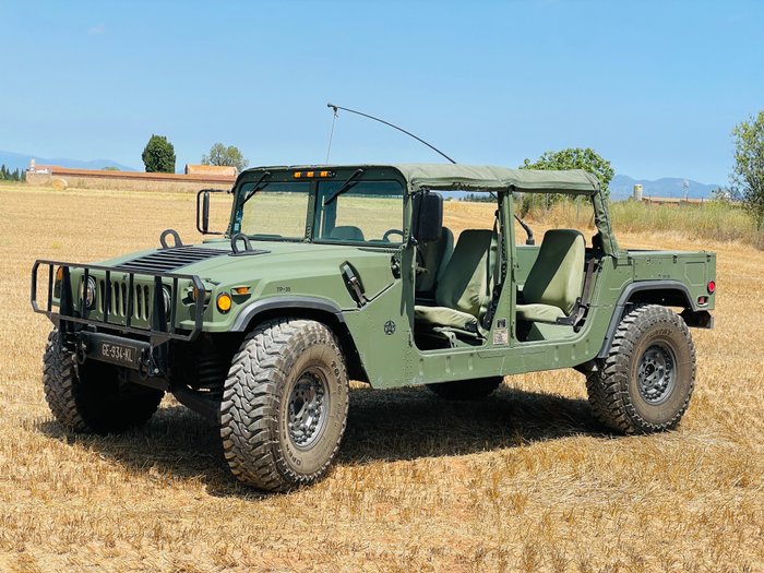 Preview of the first image of AM General - HMMWV M998 - 1985.
