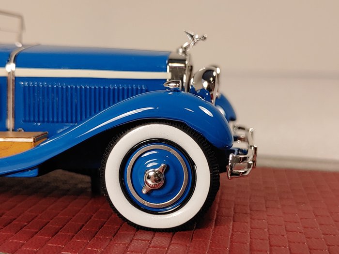Image 2 of Matrix - 1:43 - 1929 Isotta Fraschini 8A SS Castagna Roadster Open- 1930 - 054 or 408 Limited Editi